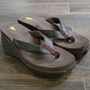 Volatile platform flipflops
